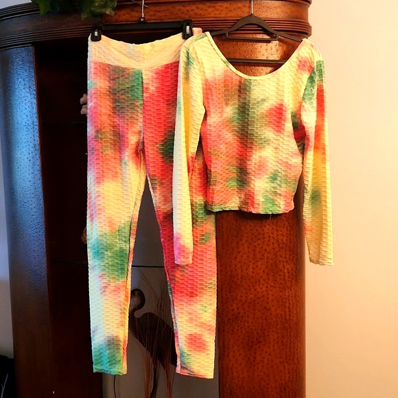 SPANDEX FITTING OUTFIT SIZE XL - Picture 3 of 7